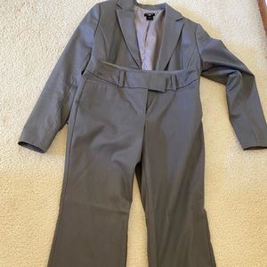 Ann Taylor suit. Jacket size 2p and slacks size 2 signature